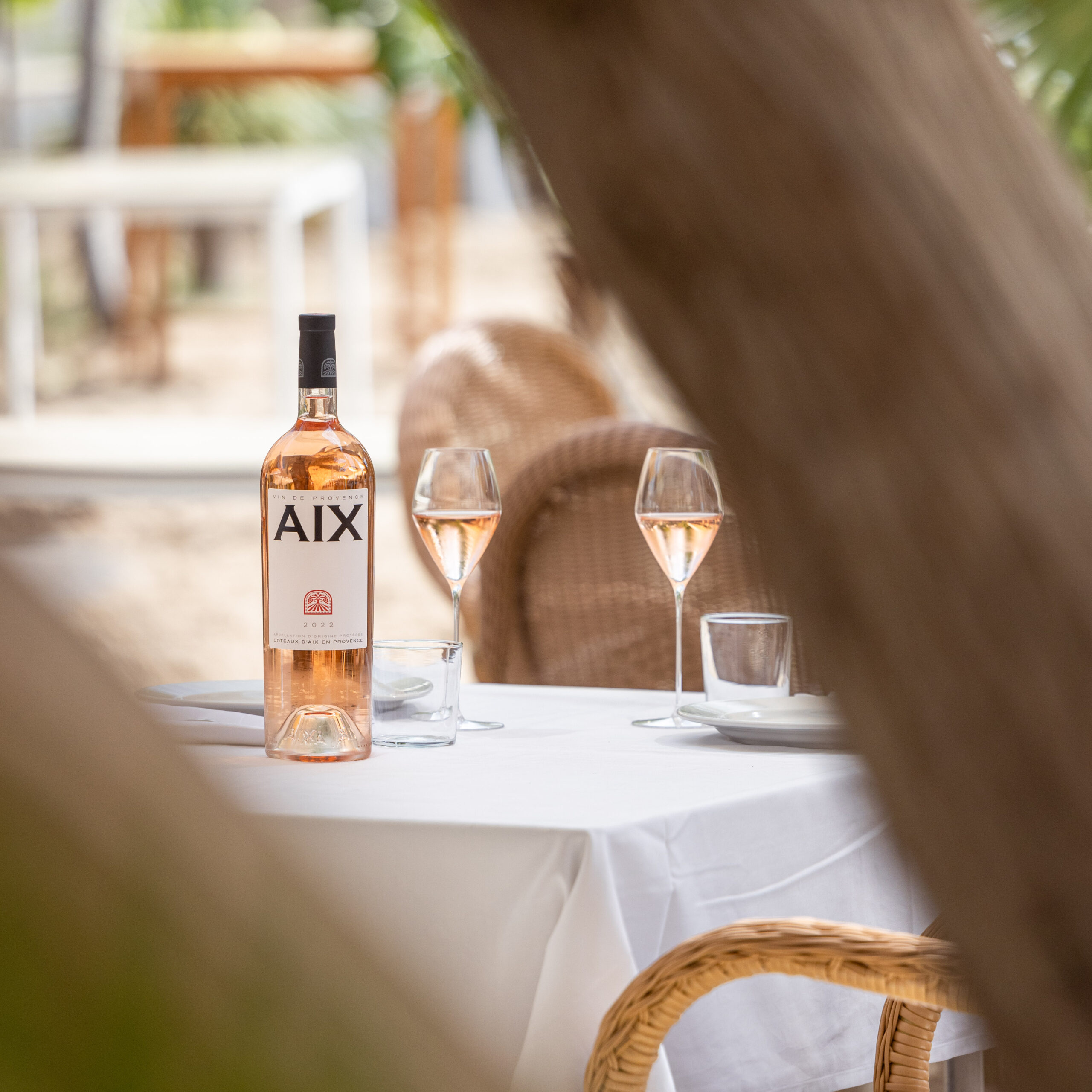 AIX Rosé 2022 - Lifestyleshot 6