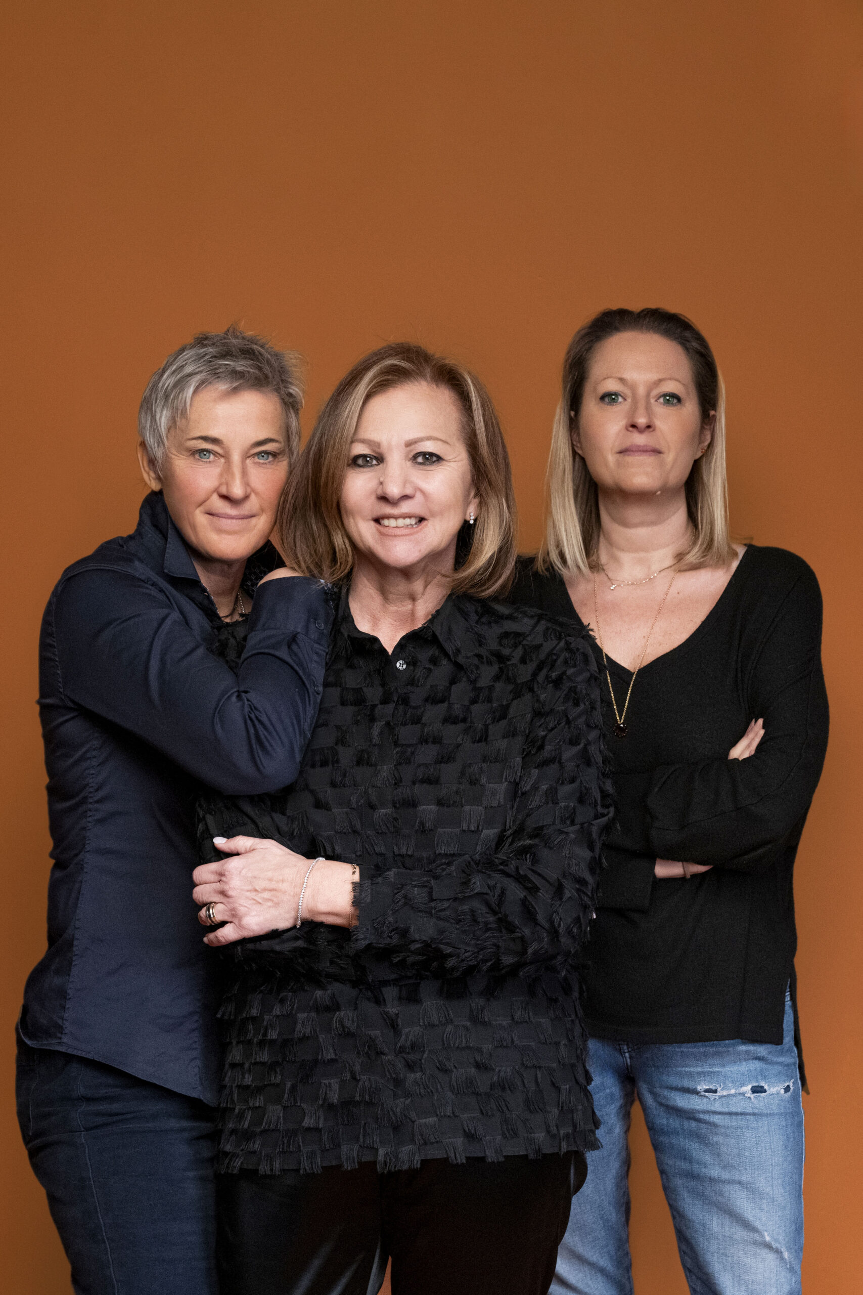 Credit Brambilla-Serrani_7 Francesca Brambilla, Cinzia Benzi, Serena Serrani_ritratto_verticale